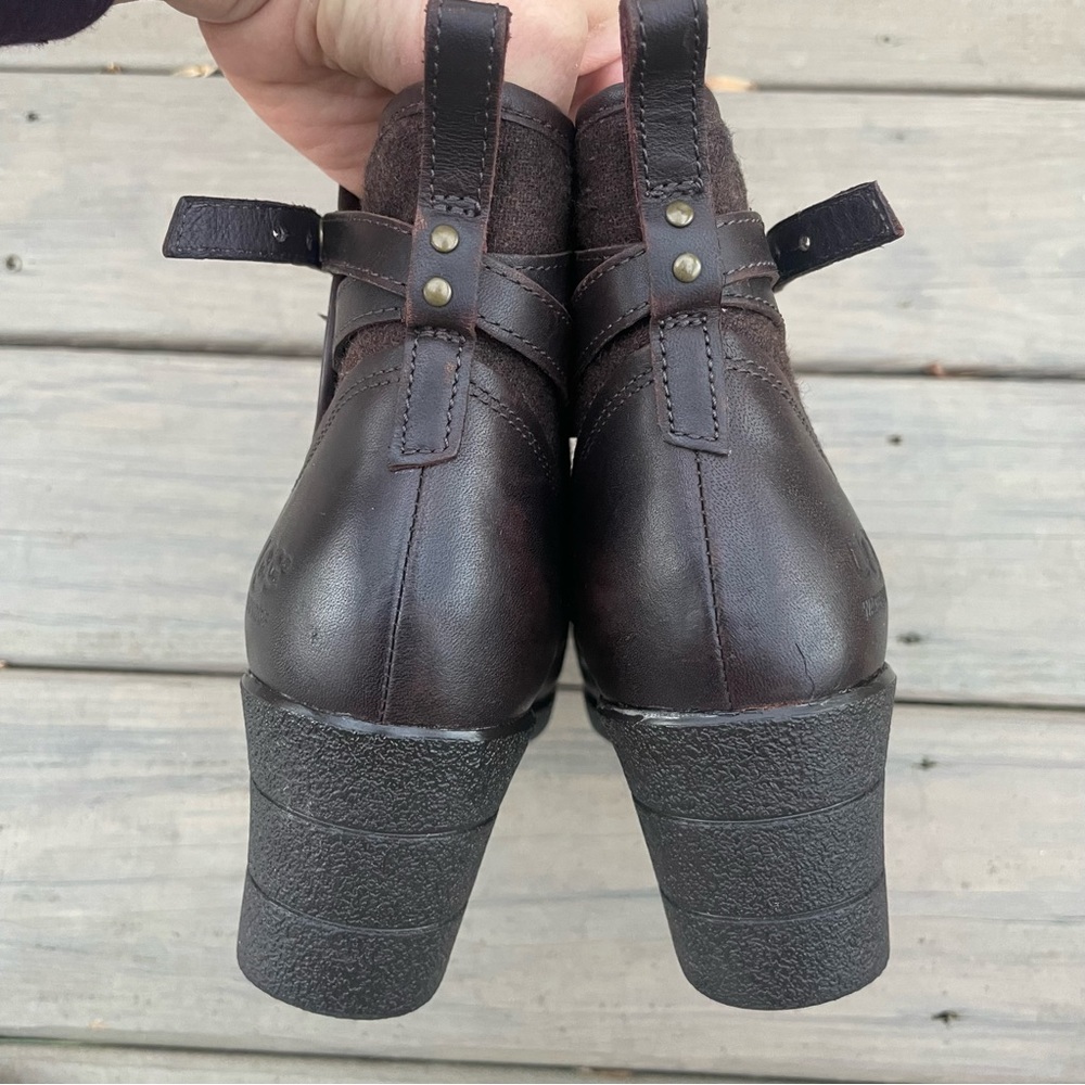 UGG Stout Emalie Brown Leather Ankle Wedge Boots size 9 - Picture 7 of 16